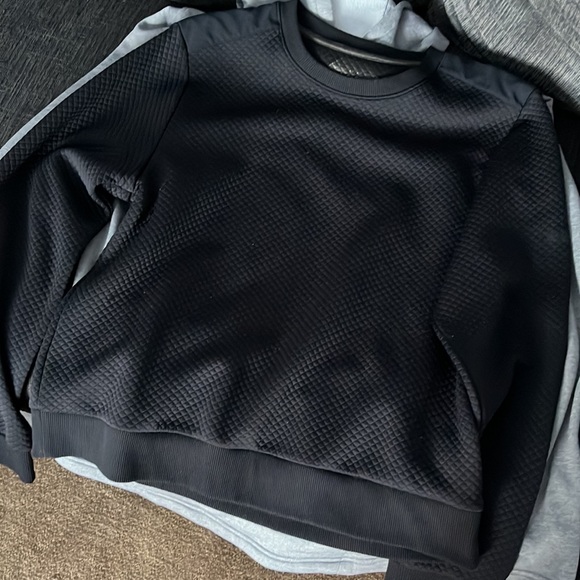 Under Armour Sweatshirt Bundle - Picture 2 of 3